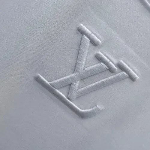 Replica Louis Vuitton LV T-Shirts Short Sleeved For Unisex #1428910 $38.00 USD for Wholesale