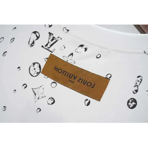 Replica Louis Vuitton LV T-Shirts Short Sleeved For Unisex #1429636 $36.00 USD for Wholesale