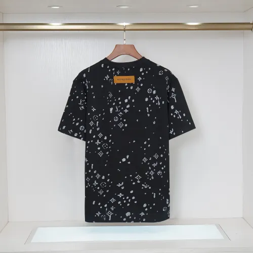 Replica Louis Vuitton LV T-Shirts Short Sleeved For Unisex #1429637 $36.00 USD for Wholesale