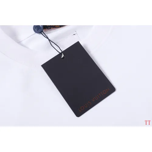 Replica Louis Vuitton LV T-Shirts Short Sleeved For Unisex #1429954 $39.00 USD for Wholesale