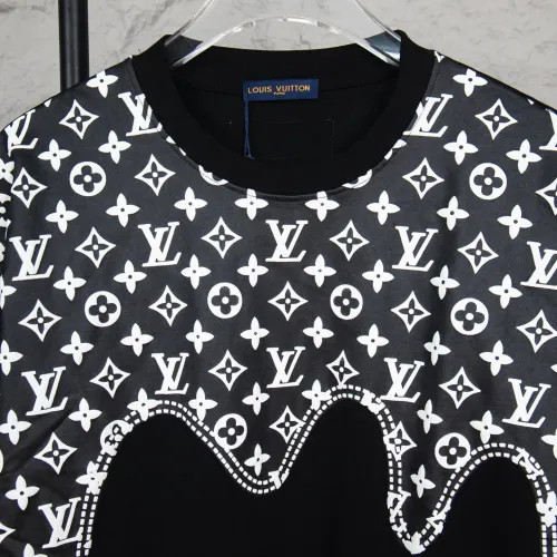 Replica Louis Vuitton LV T-Shirts Short Sleeved For Unisex #1430112 $34.00 USD for Wholesale