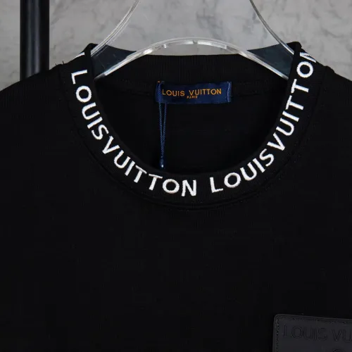 Replica Louis Vuitton LV T-Shirts Short Sleeved For Unisex #1430116 $36.00 USD for Wholesale