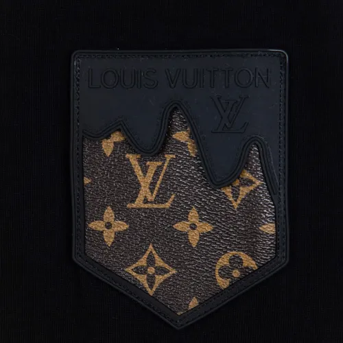 Replica Louis Vuitton LV T-Shirts Short Sleeved For Unisex #1430116 $36.00 USD for Wholesale