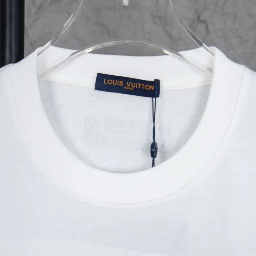Replica Louis Vuitton LV T-Shirts Short Sleeved For Unisex #1430117 $36.00 USD for Wholesale