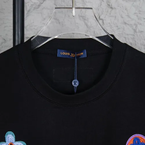Replica Louis Vuitton LV T-Shirts Short Sleeved For Unisex #1430118 $36.00 USD for Wholesale