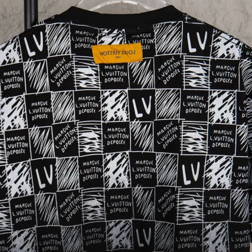 Replica Louis Vuitton LV T-Shirts Short Sleeved For Unisex #1430132 $36.00 USD for Wholesale