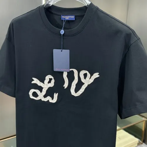 Replica Louis Vuitton LV T-Shirts Short Sleeved For Unisex #1430322 $64.00 USD for Wholesale