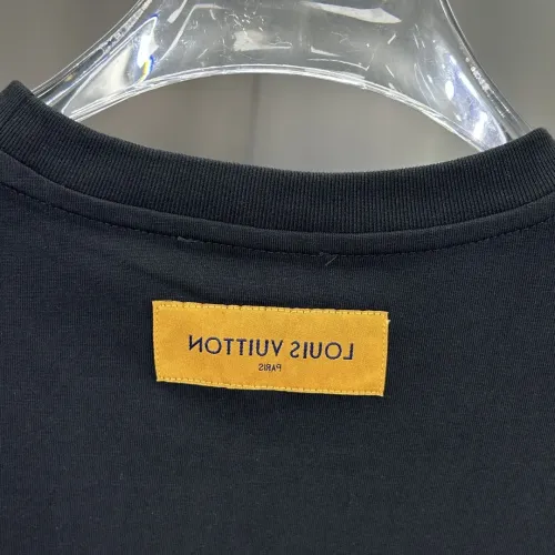 Replica Louis Vuitton LV T-Shirts Short Sleeved For Unisex #1430322 $64.00 USD for Wholesale