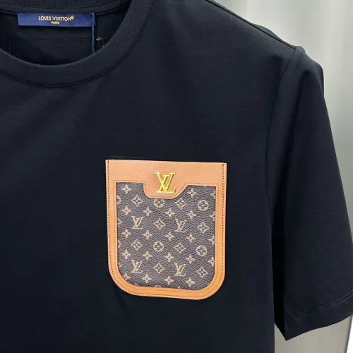 Replica Louis Vuitton LV T-Shirts Short Sleeved For Unisex #1430472 $68.00 USD for Wholesale