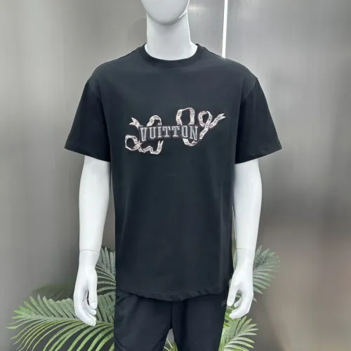 Replica Louis Vuitton LV T-Shirts Short Sleeved For Unisex #1430494 $64.00 USD for Wholesale