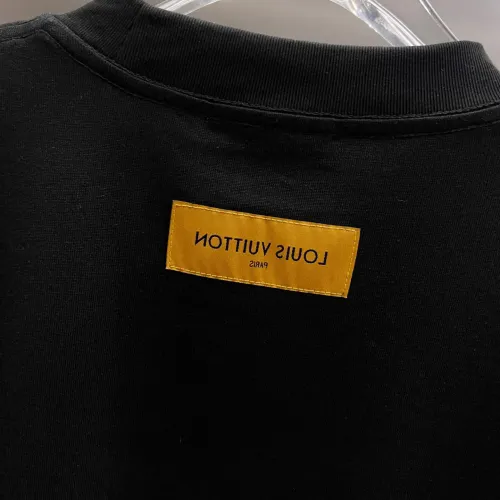 Replica Louis Vuitton LV T-Shirts Short Sleeved For Unisex #1430553 $38.00 USD for Wholesale