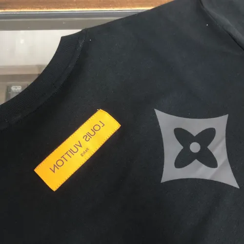 Replica Louis Vuitton LV T-Shirts Short Sleeved For Unisex #1431110 $34.00 USD for Wholesale